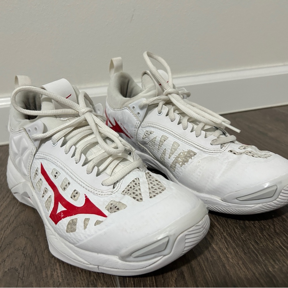 Women’s Mizuno Wave Volleyball Shoe Size 9